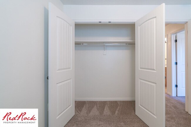 Building Photo - 2075 S Sir Monte Dr