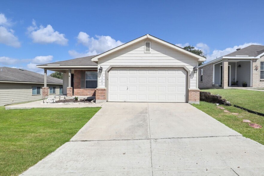 Building Photo - 3503 Longhorn Creek