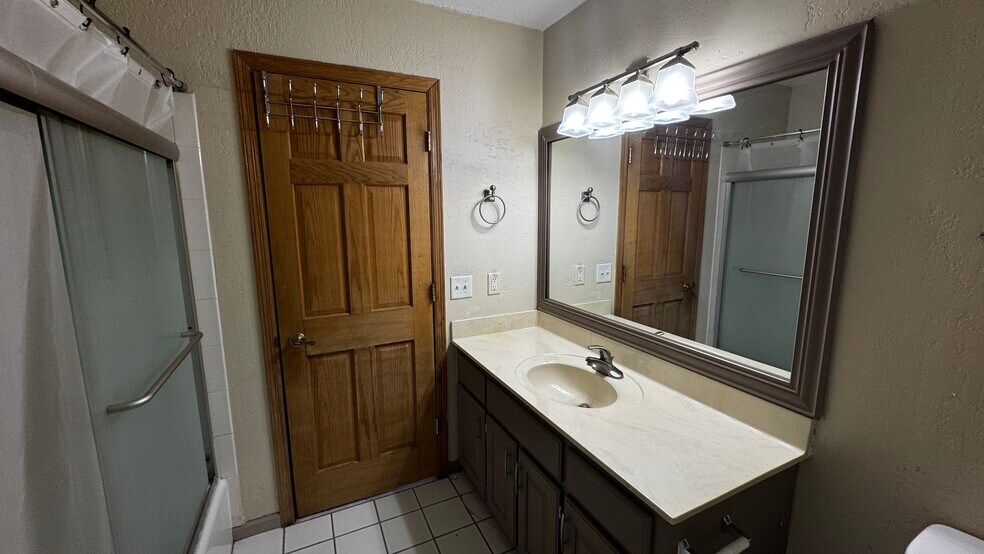 Building Photo - 8700 Loch Lomond Blvd