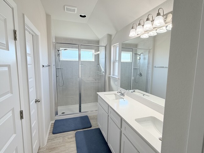 Building Photo - 1204 Flint Knapper Dr