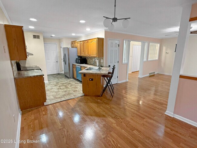 Building Photo - 9804 Spring Pointe Ct