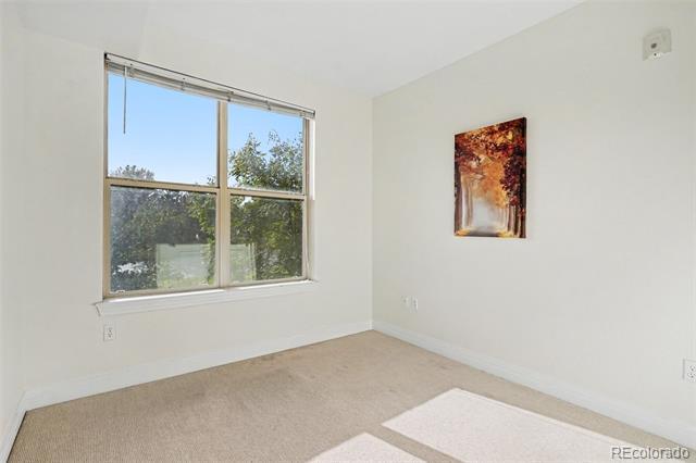 Building Photo - 9039 E Panorama Cir