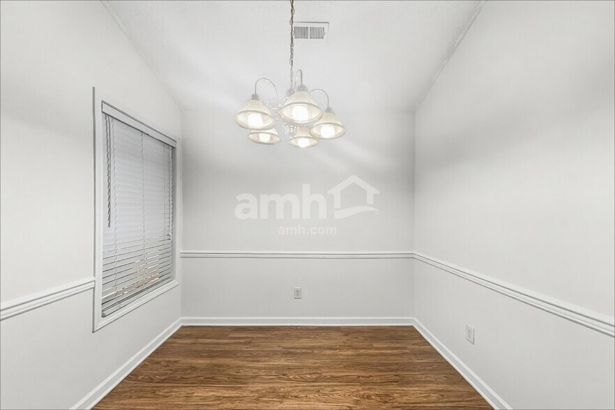 Building Photo - 213 Fiddlers Knoll Ct