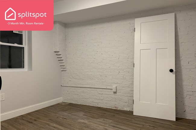 Building Photo - Private room in 3 bedroom Boston Apartment...
