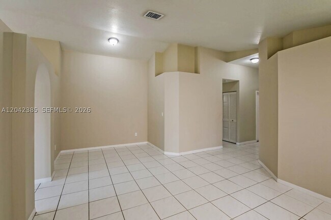 Building Photo - 1365 SW 106th Ave