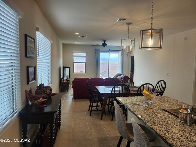 Building Photo - 11268 S Weismann Dr