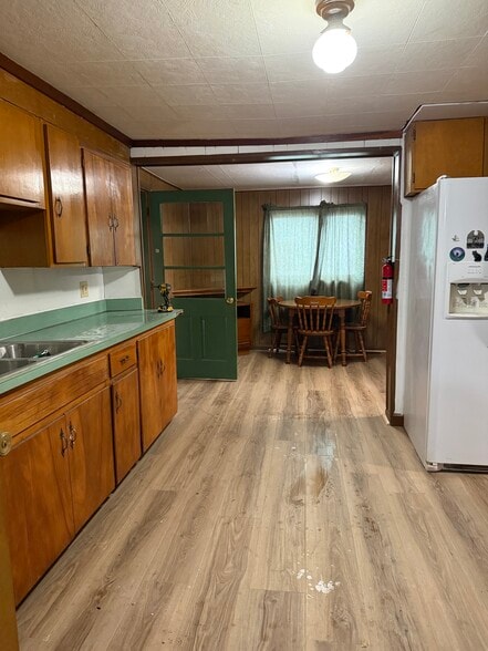 Building Photo - 355 Locust St