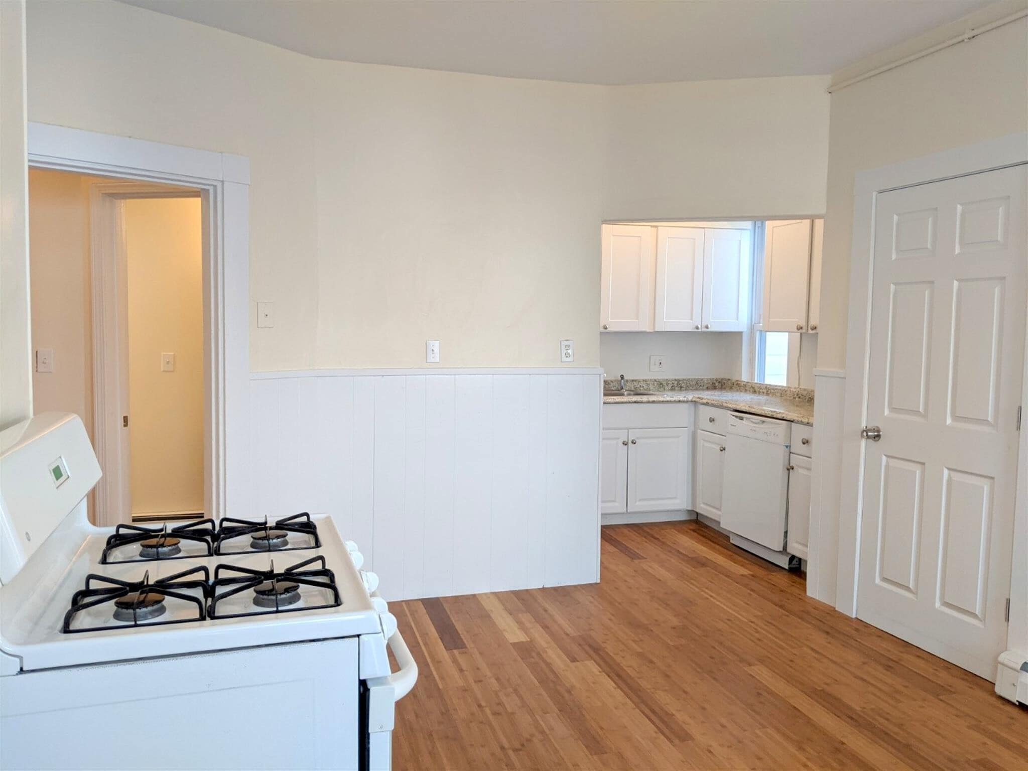 Building Photo - 21 Thorndike St