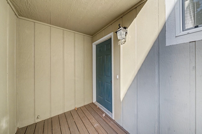 Building Photo - 1018 Davidson Dr