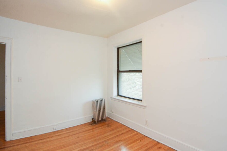 Building Photo - 2332.5 N Spaulding Ave