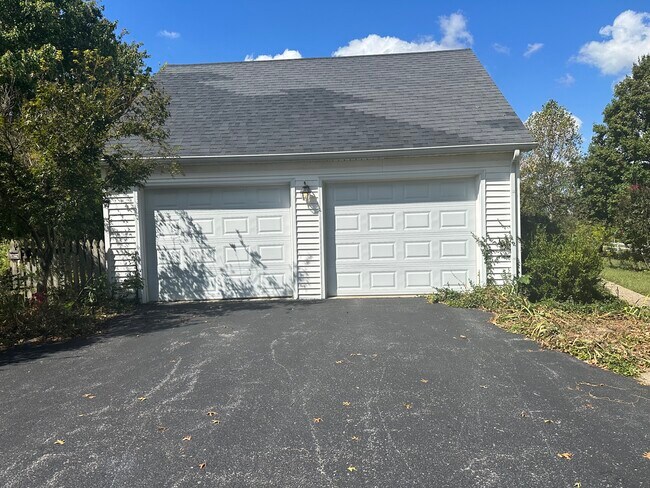 Building Photo - 3972 Perryville Rd