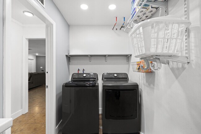 Building Photo - 1672 SW Angelico Ln