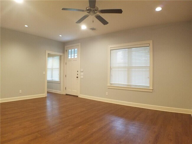 Building Photo - 5408 Evans Ave