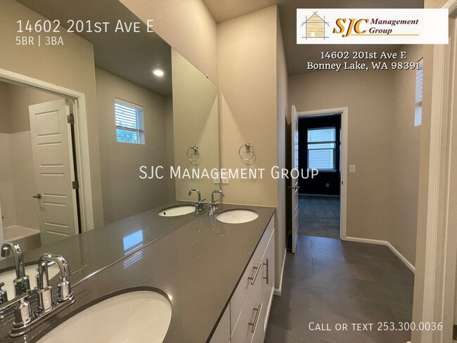 Building Photo - 14602 201st Ave E