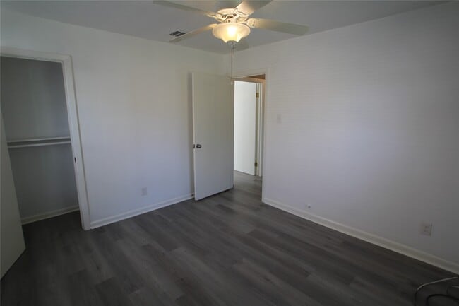 Building Photo - 1207 Trimm Ave