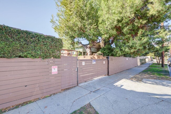 Building Photo - 3216 Bellevue Ave