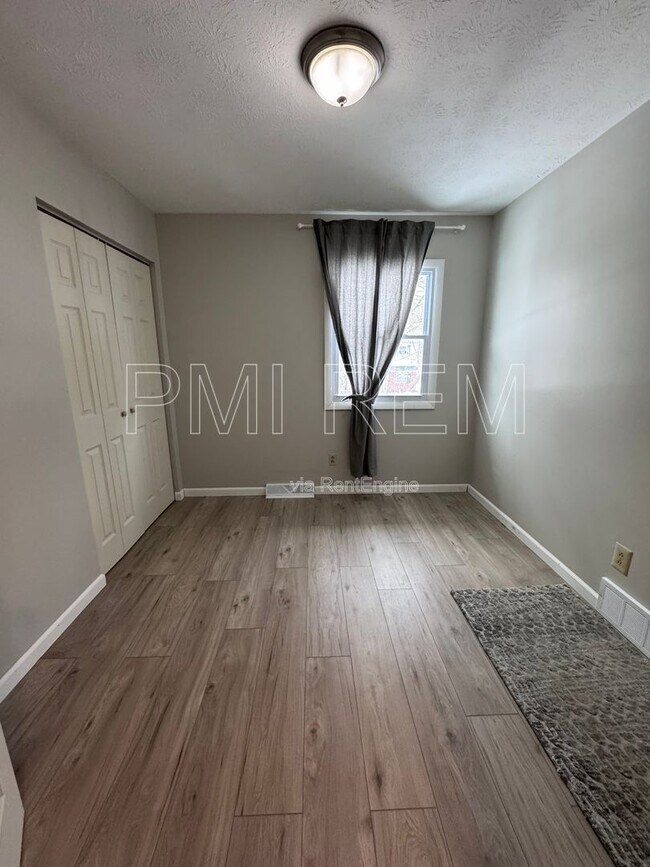 Building Photo - 782 Akron Blvd