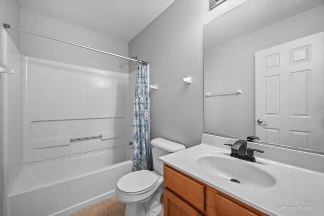 Building Photo - 509 Lakeside Ct