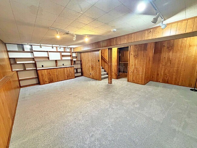 Building Photo - 1700 W Hopi Trail