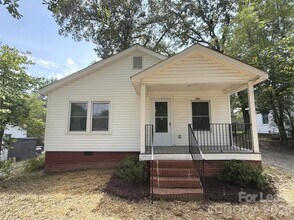 Building Photo - 831 Cason St