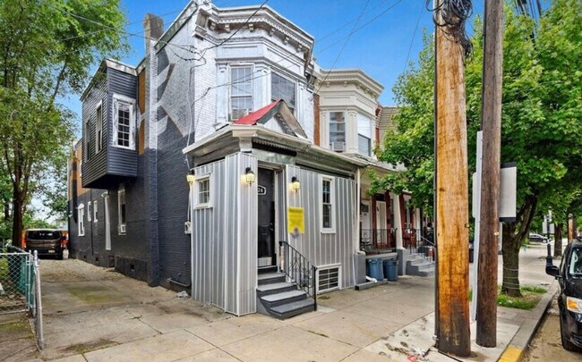Building Photo - 424 State St