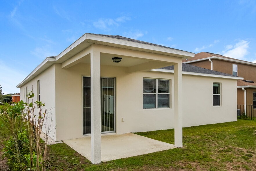 Building Photo - 1557 Regent Ct