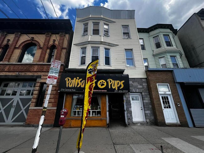 Building Photo - 216 Central Ave