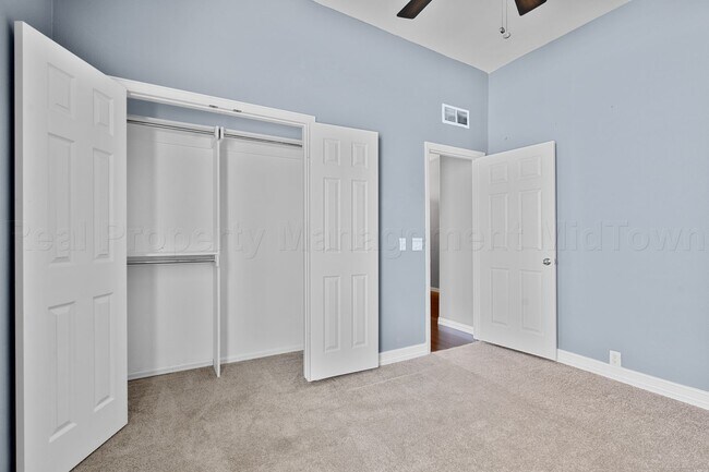 Building Photo - Stunning 1 story home in sought-after Mira...