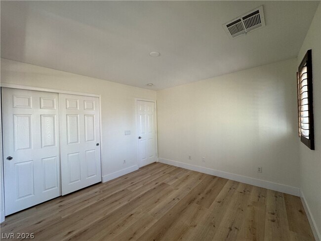 Building Photo - 1030 E Eldorado Ln