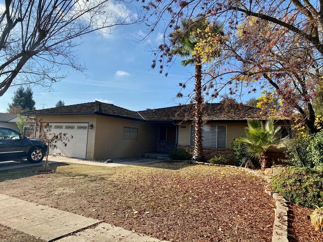 Building Photo - Immaculate North Fresno 3/2