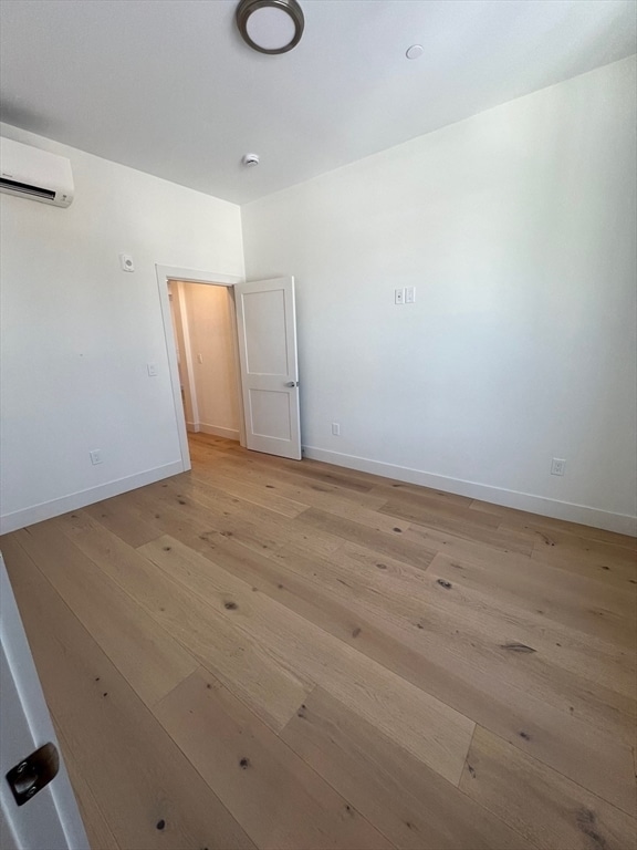 Building Photo - 105 Sea St