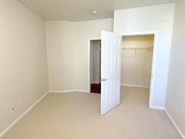 Building Photo - Gorgeous Corner Condo at The Terraces in Dublin Ranch Village!!