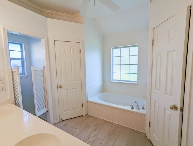 Building Photo - Move-in Ready 3 bed/ 2 bath home in South Bossier