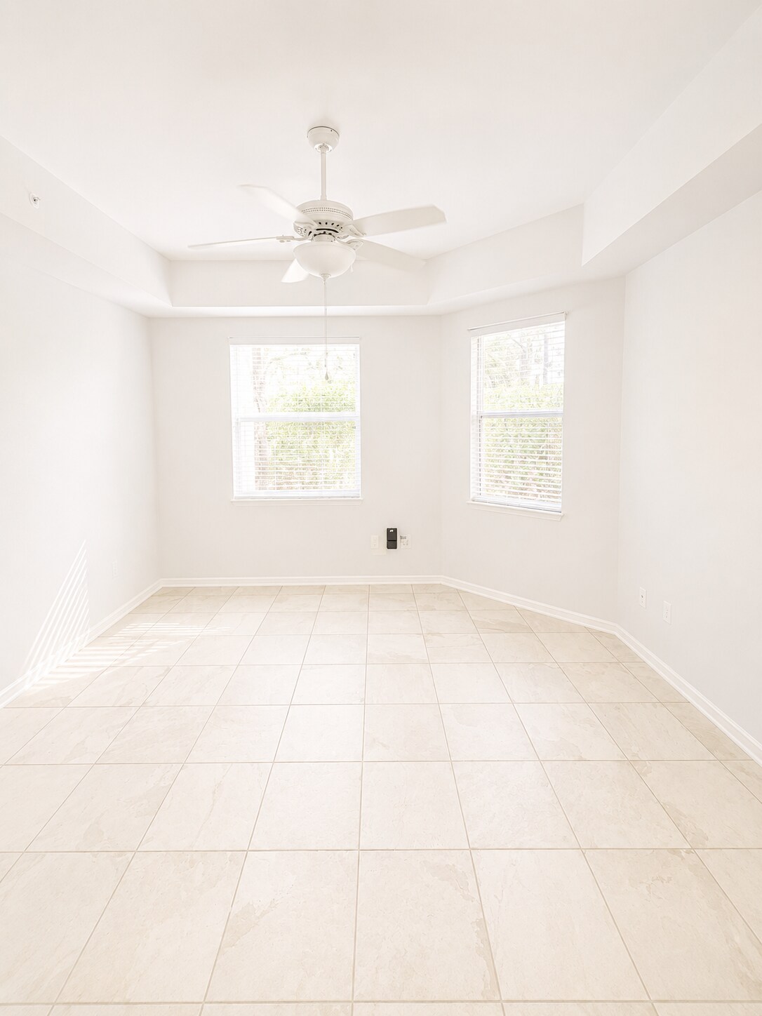 Building Photo - 1445 Mariposa Cir