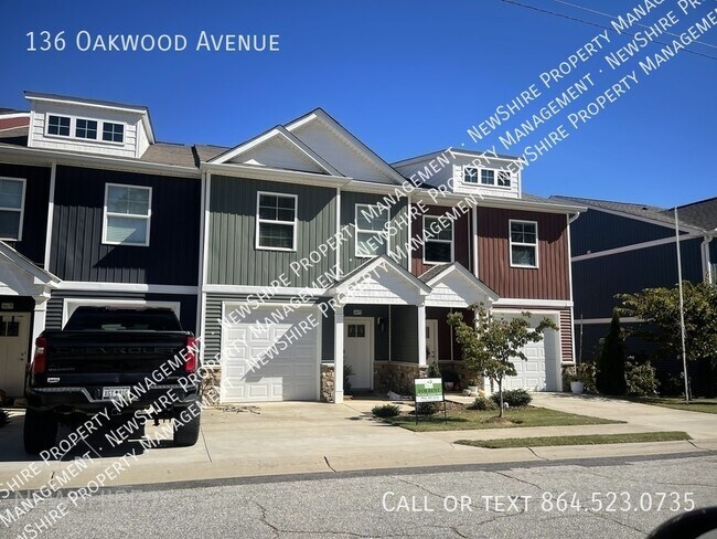 Building Photo - 136 Oakwood Ave