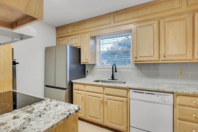 Building Photo - 3712 Monclair Ave