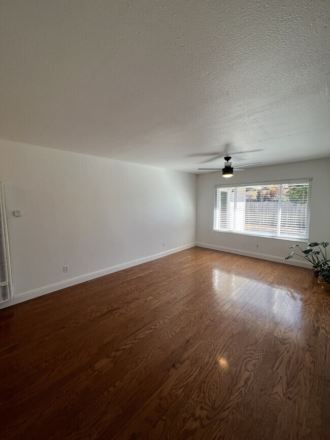 Building Photo - 416 Cambiaso Pl