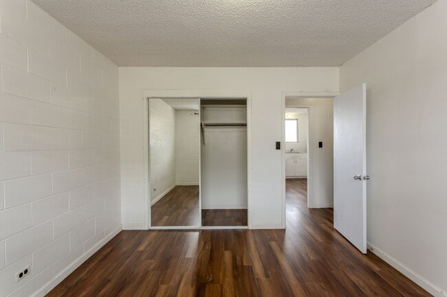 Building Photo - 1-Bedroom Condo with Parking in Makiki – $1,600/month