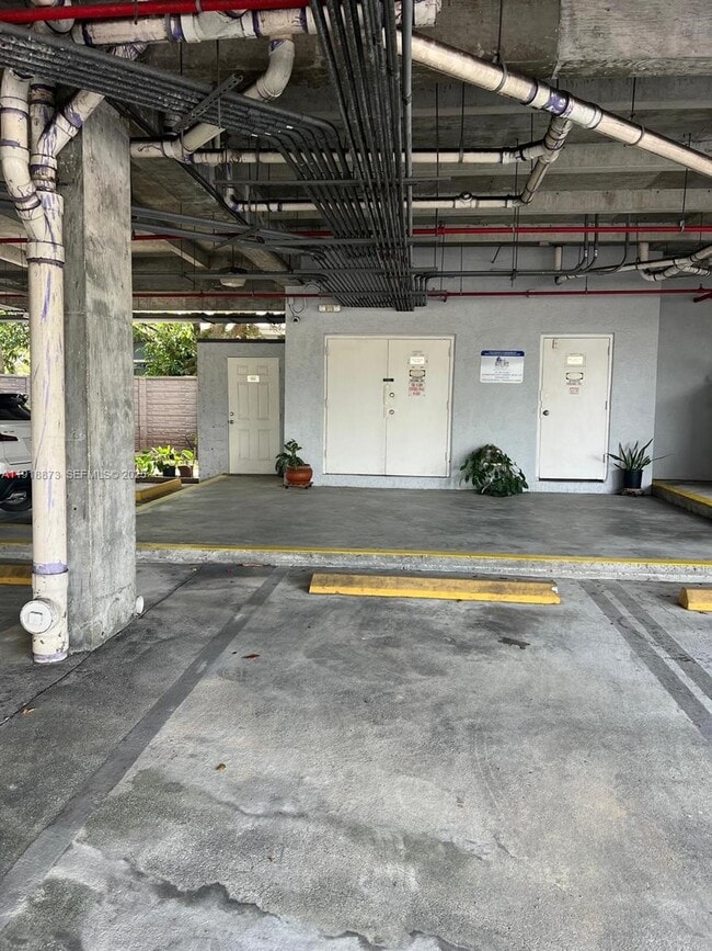 Building Photo - 2536 NW 24th St