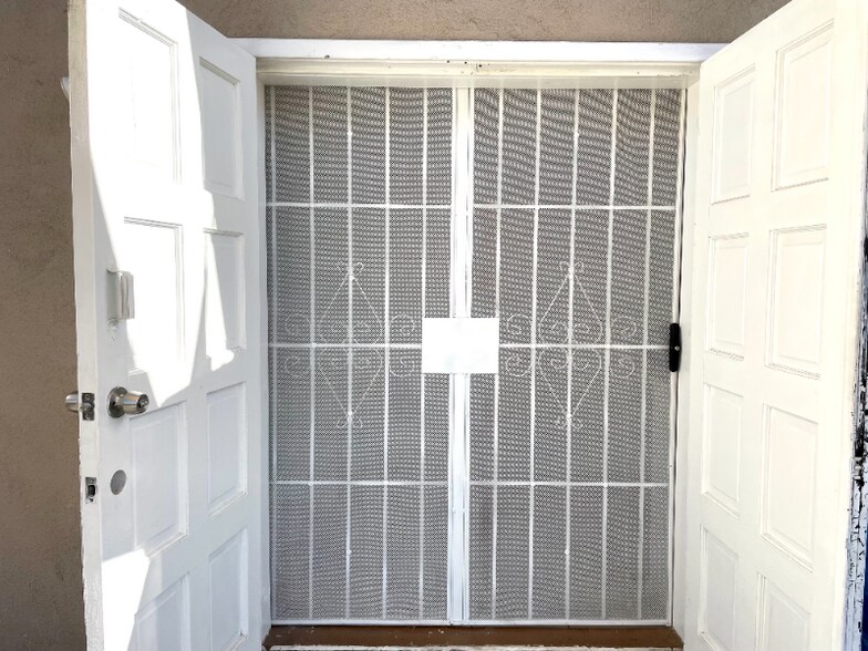 Building Photo - 2177 W Crestwood Ln