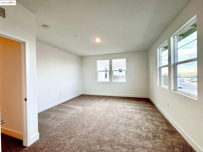 Building Photo - 2850 Talkeetna St