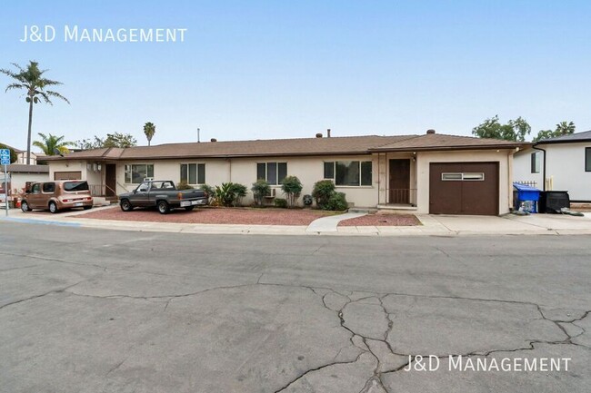 Building Photo - Charming Duplex in North Clairemont