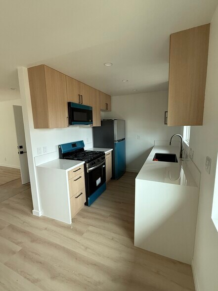 Building Photo - 14818 Astoria St