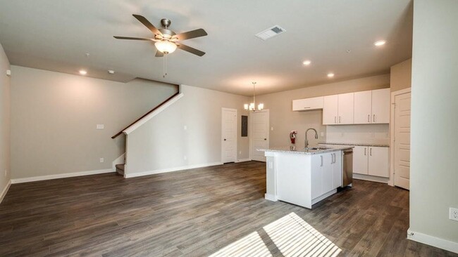 Building Photo - 600 Harvest Moon Dr