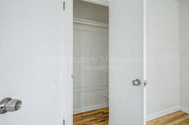 Building Photo - 2705 W Park Pl