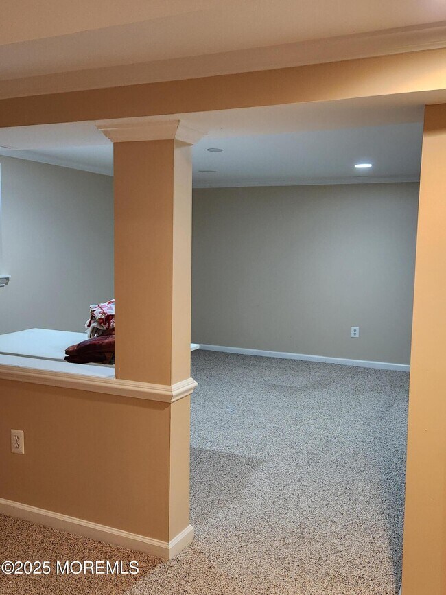 Building Photo - 42 Vardon Way