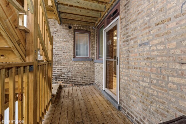 Building Photo - 6414 N Albany Ave