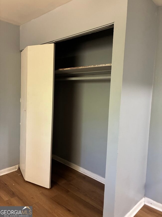 Building Photo - 240 Springside Dr SE