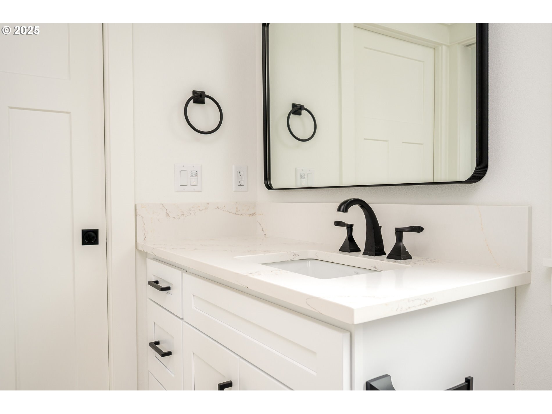 Building Photo - 4103 SE Olsen St