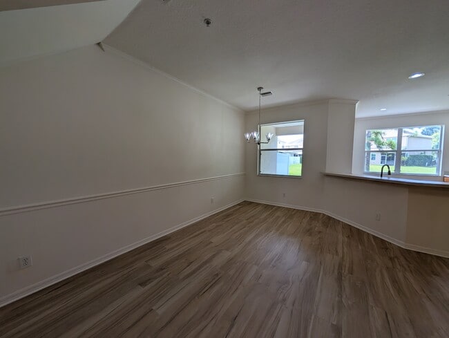 Building Photo - 4004 Crabtree Ave
